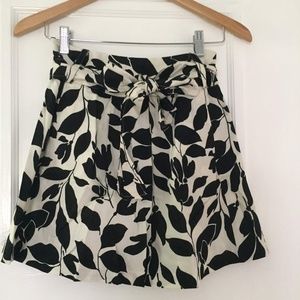 Forever 21 Black and White Skirt w/Bow and Pockets